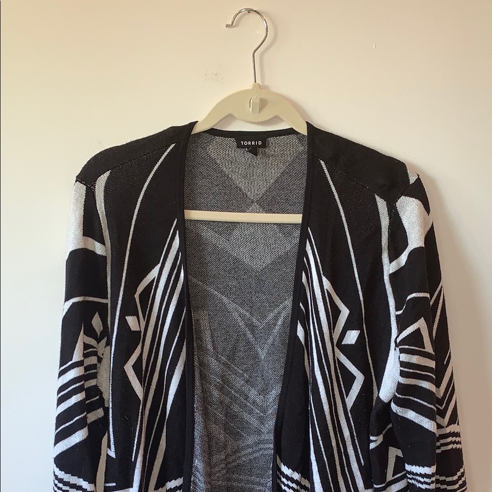 Black and White Traibal Print Cardigan